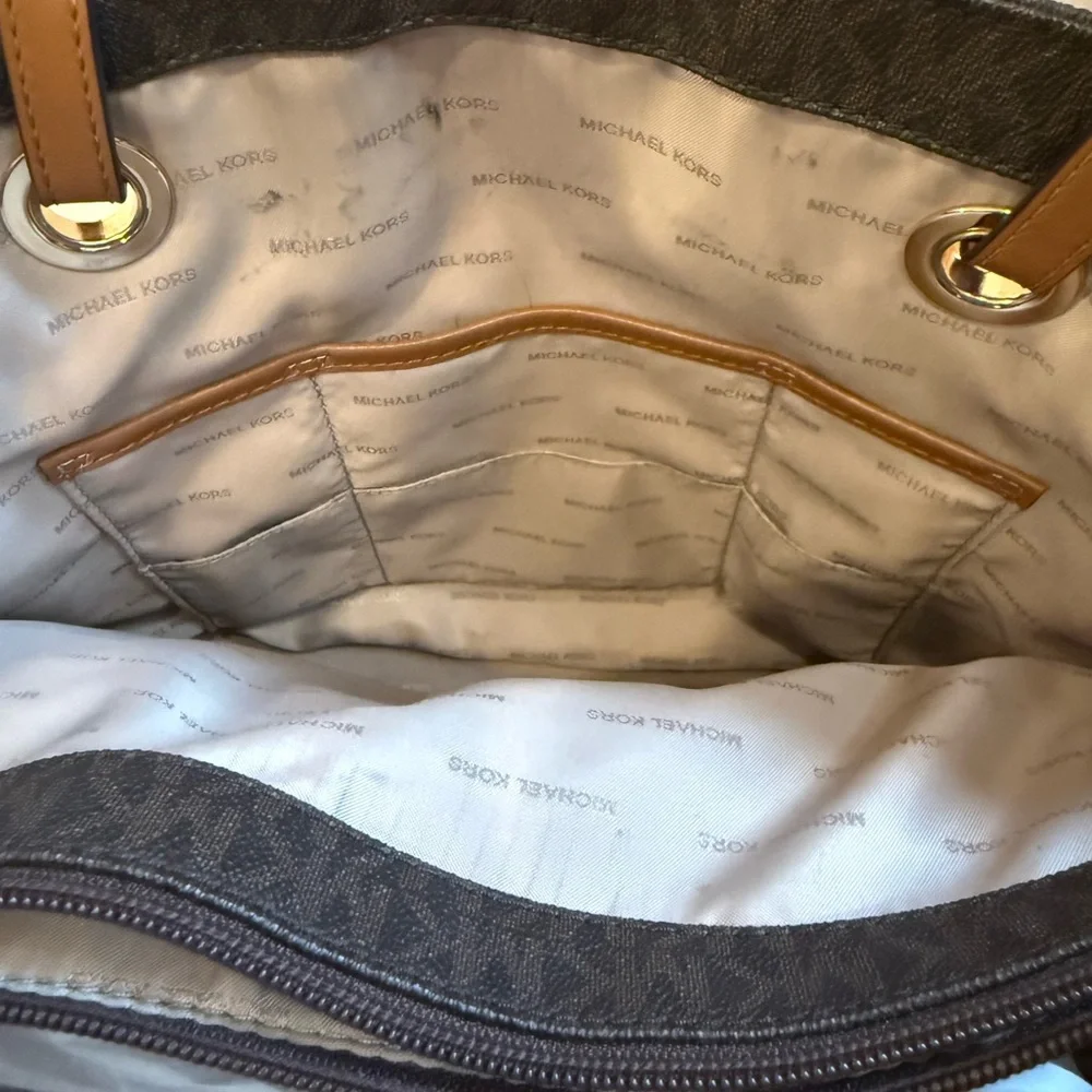 Michael Kors Jet Set Large Travel Shoulder Signature Tote in Acorn, Tan and Gold